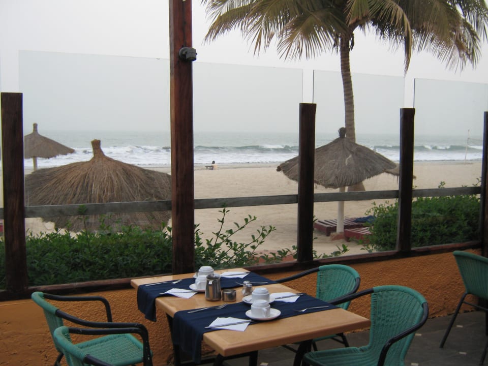 Frühstücken mit Blick auf´s Meer Kombo Beach Hotel