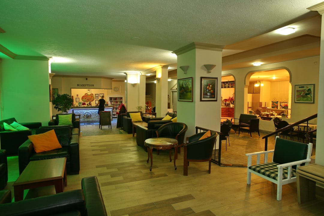 Lobby Bella Bravo Suite Hotel