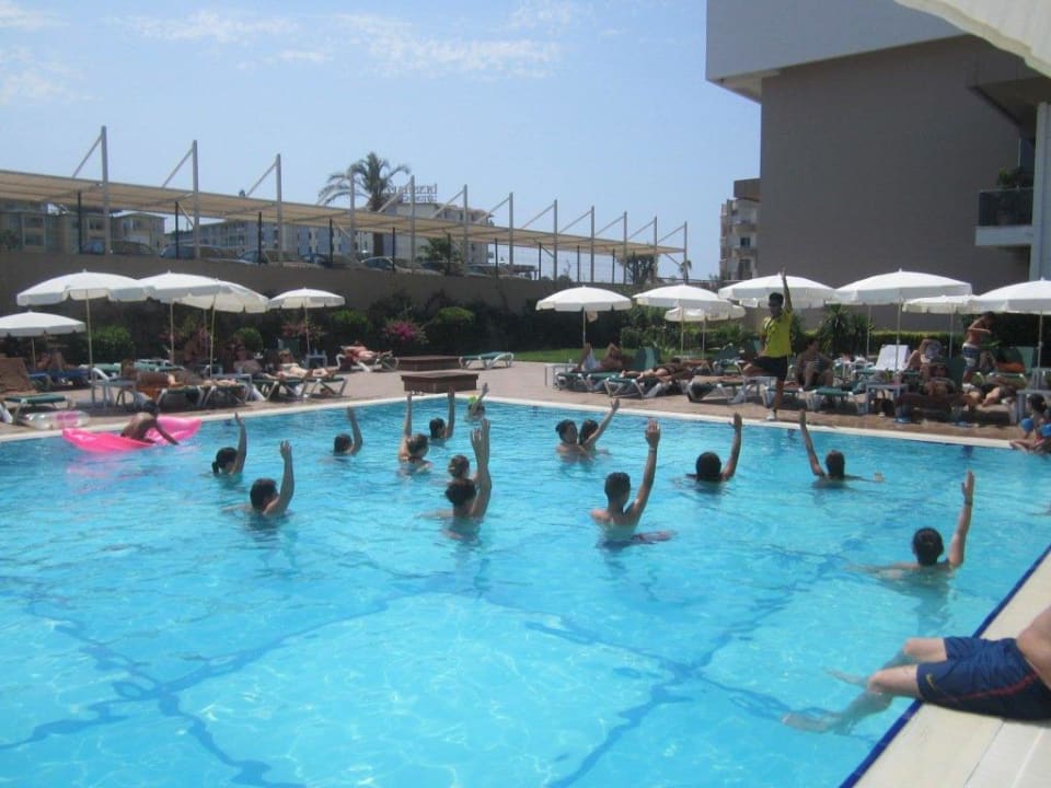 Wassergymnastik mit Mete! Hotel Royal Garden Beach