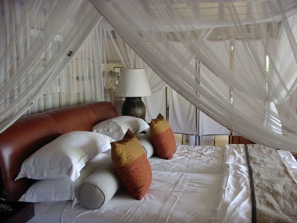 Schlafbereich der Villa Hotel Mushara Lodge