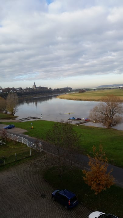 Ausblick AMEDIA Hotel Dresden Elbpromenade