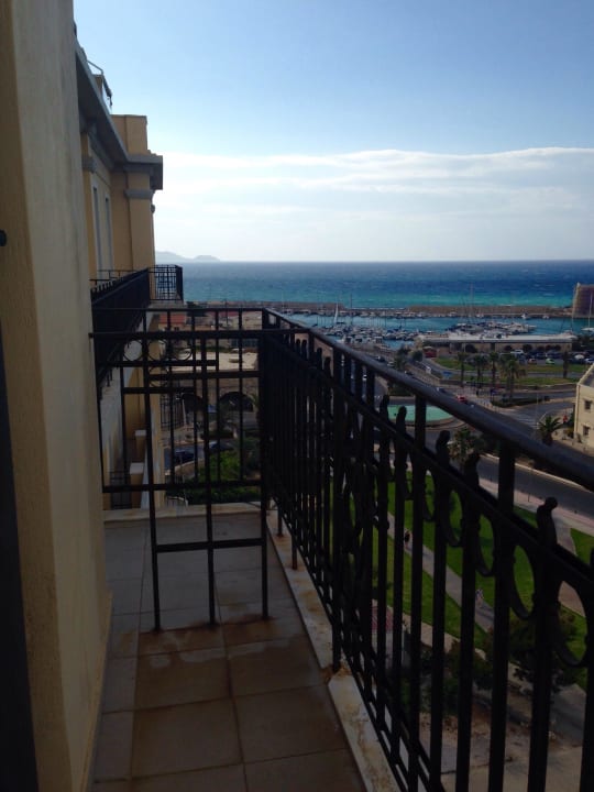 Blick vom Balkon Hotel GDM Megaron Historical Monument Hotel