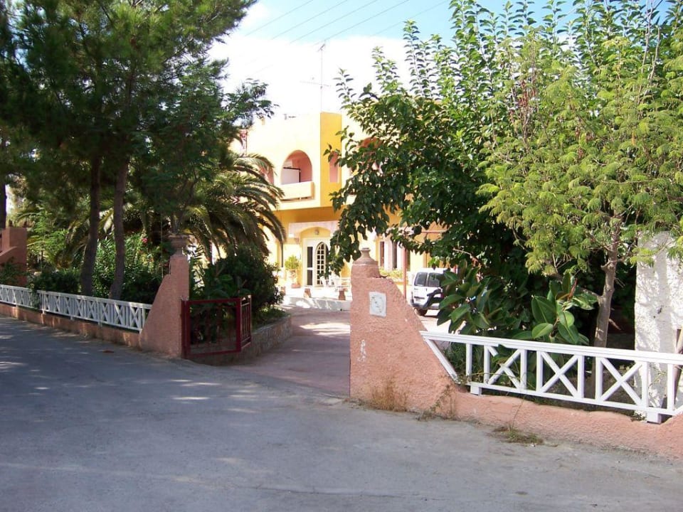 Hoteleinfahrt Orpheas Resort - Adults Only