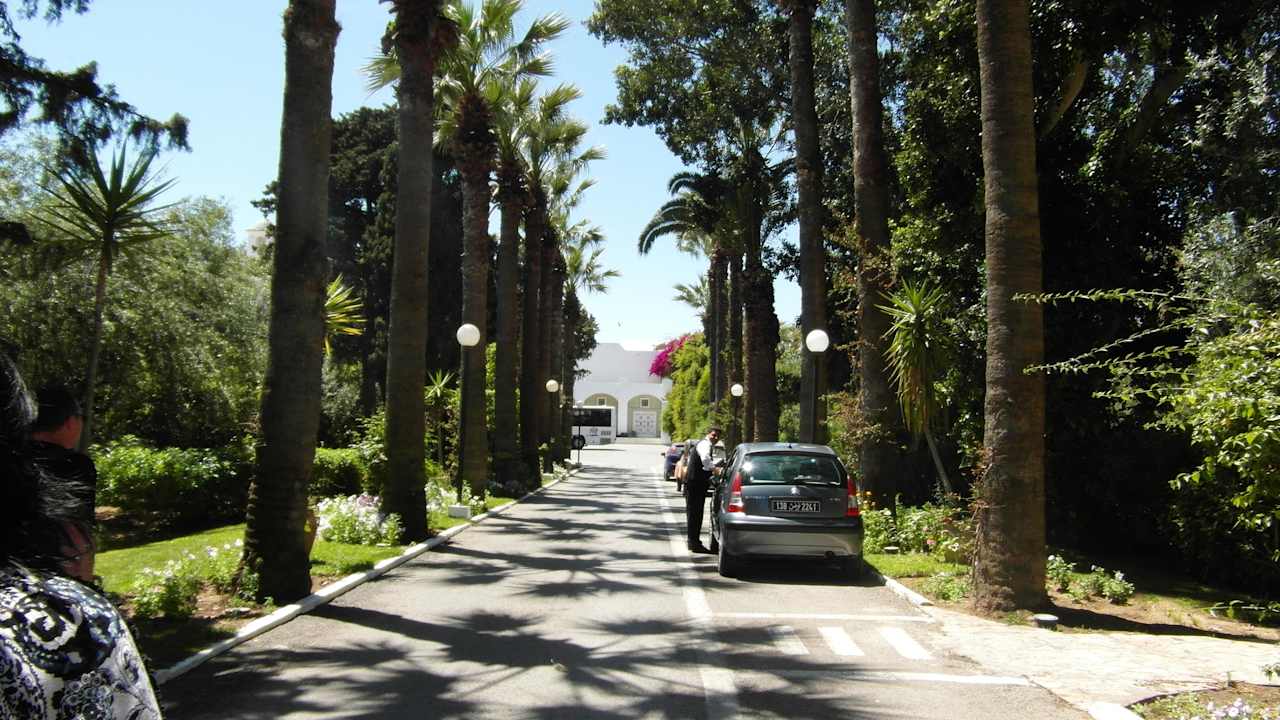 Zugang zum Hotel The Orangers Beach Resort and Bungalows