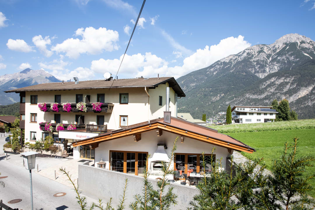 Außenansicht Ferienhotel Bergland