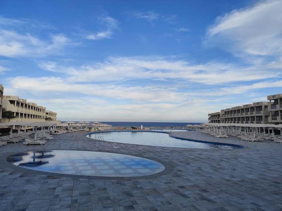 Pool Sirena Beach Resort & Spa