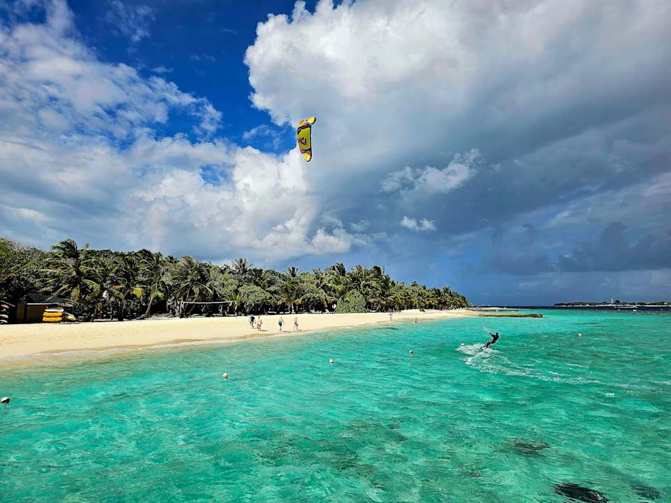 Strand Adaaran Select Meedhupparu Island Resort - Premium All Inclusive