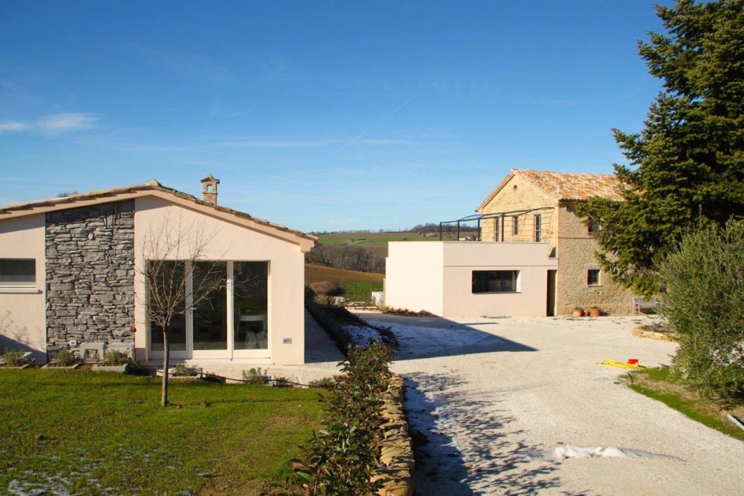 Im Vordergrund Ferienvilla Tenuta Raffaello Tenuta Raffaello Luxus-Domizile