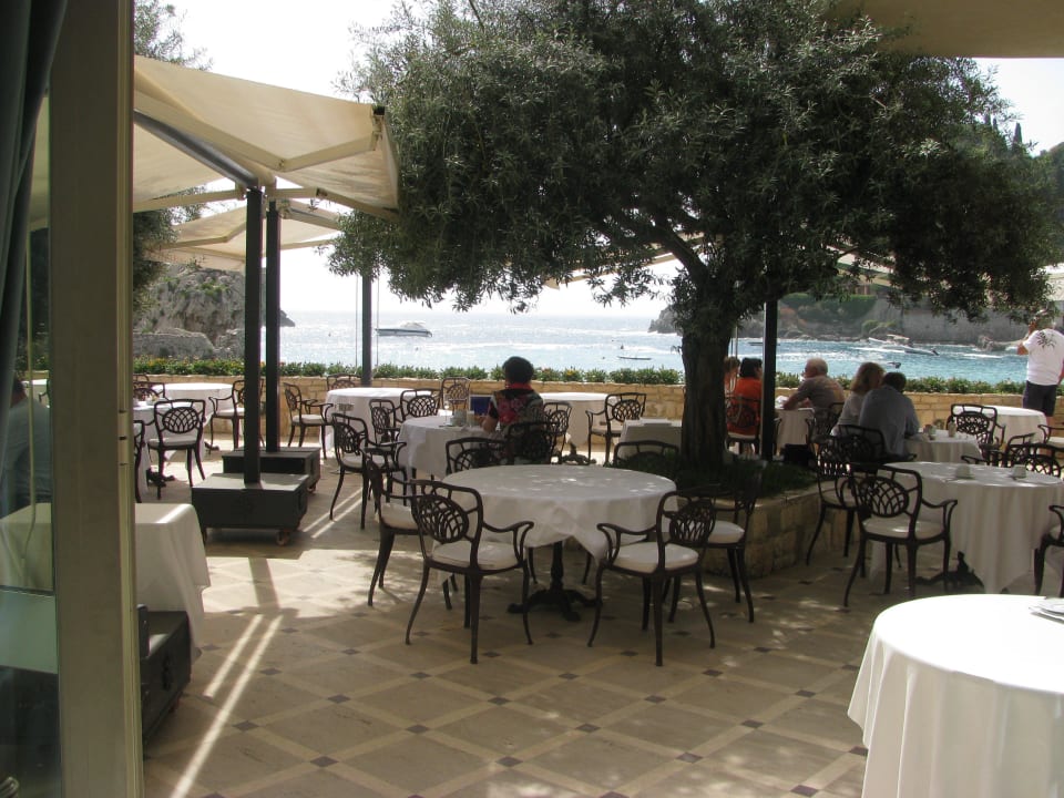 Frühstück auf der Terrasse Mazzaro Sea Palace