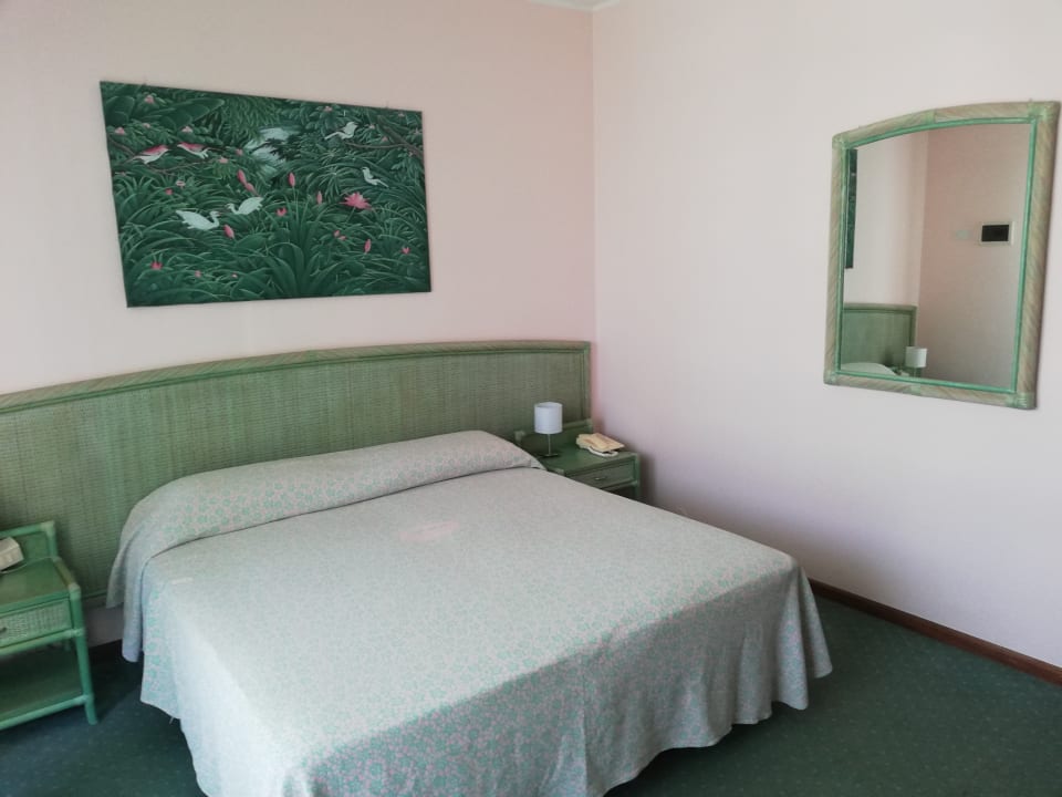 Zimmer Hotel American