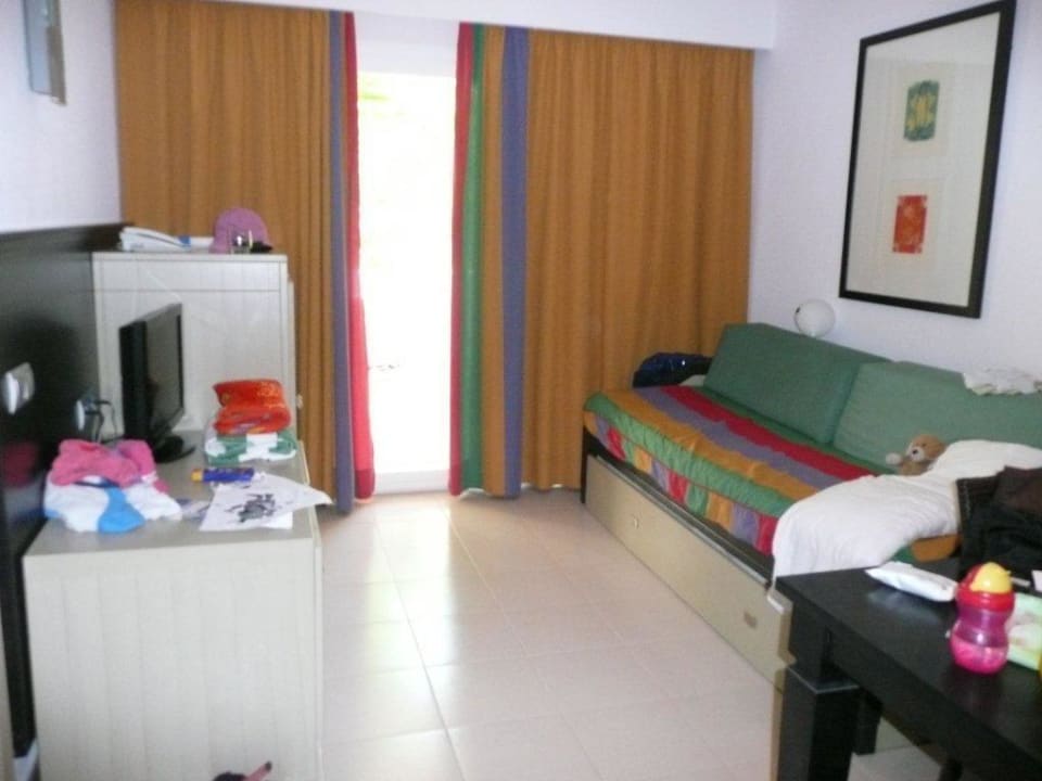 Appartement / Wohnraum mit Schlafcouch blau punta reina