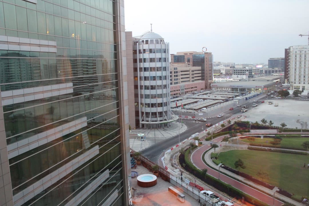 Blick aus dem Zimmer nach RECHTS ibis Deira Creekside Dubai