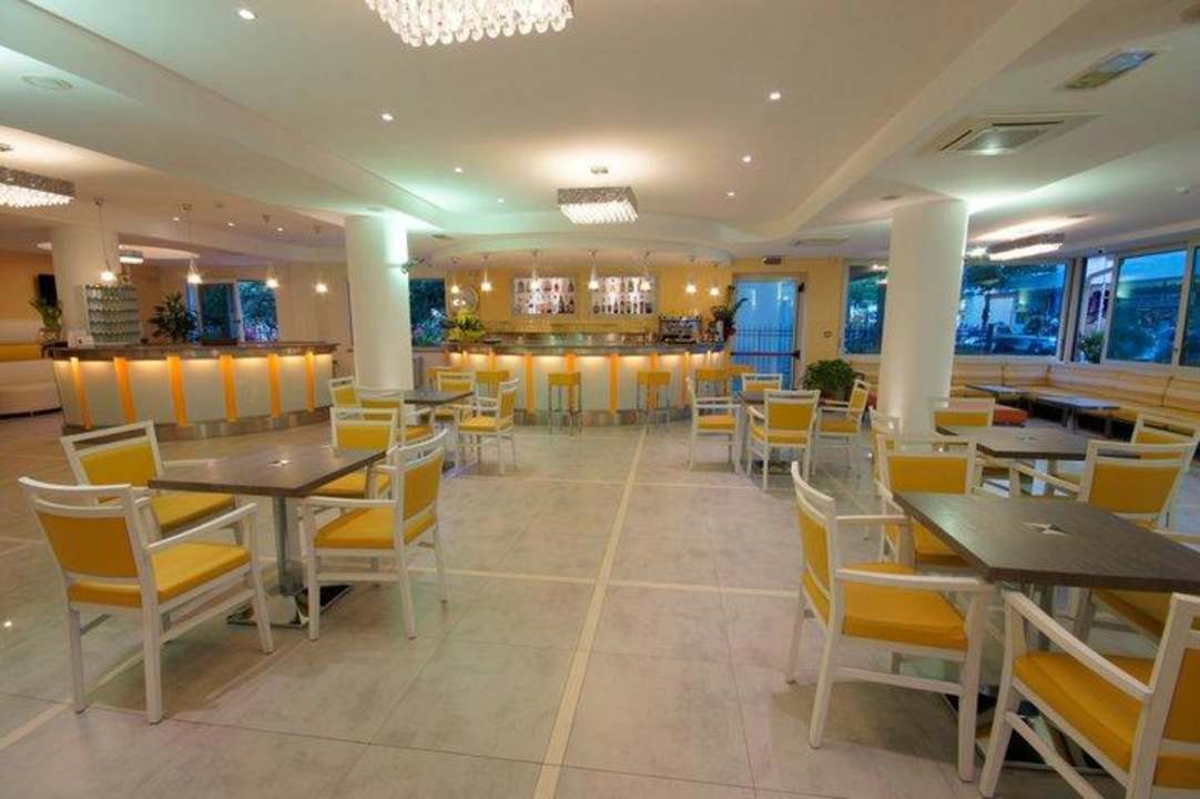La nostra Hall Hotel Corallo