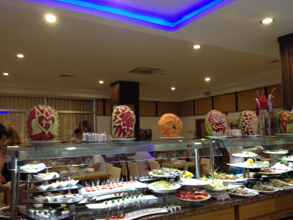 Leckeres Buffet Cenger Beach Resort & Spa