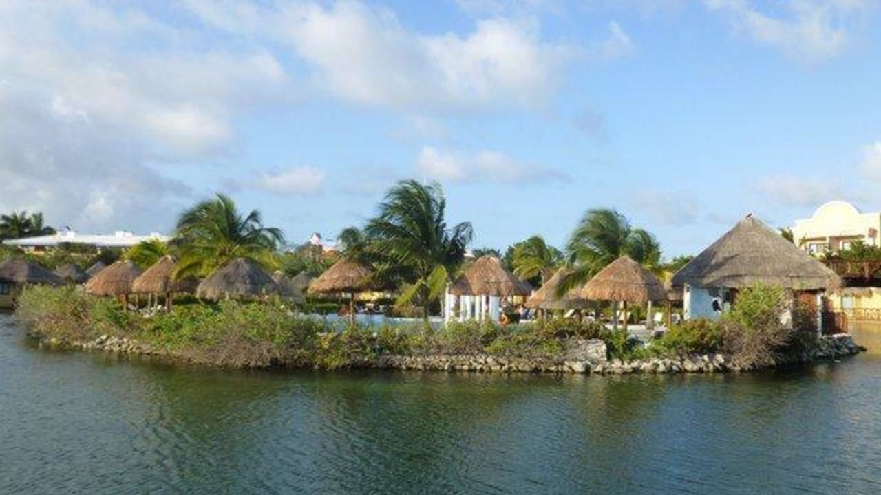 Blick auf den Adult Pool Grand Palladium Select White Sand Resort & Spa