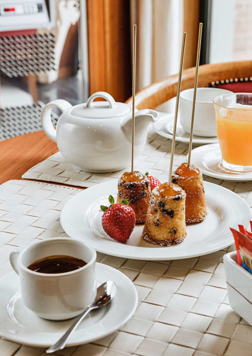 Buffet Breakfast  Hotel Leonardo