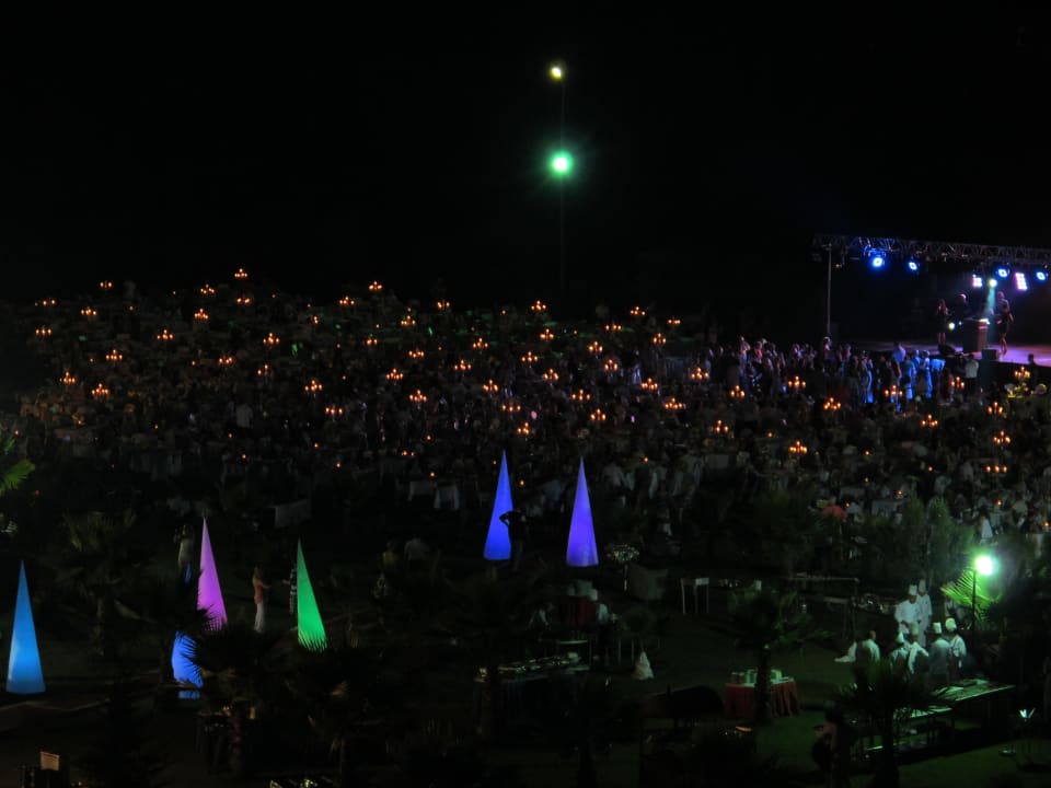 Geburtstagsgala: Blick von unserem Balkon Seaden Sea World Resort & Spa