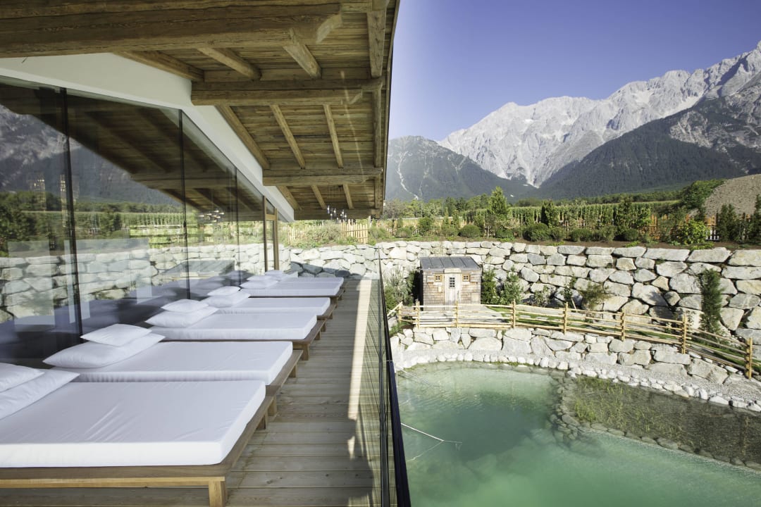Ruhebereich mit Panoramablick Alpenresort Schwarz