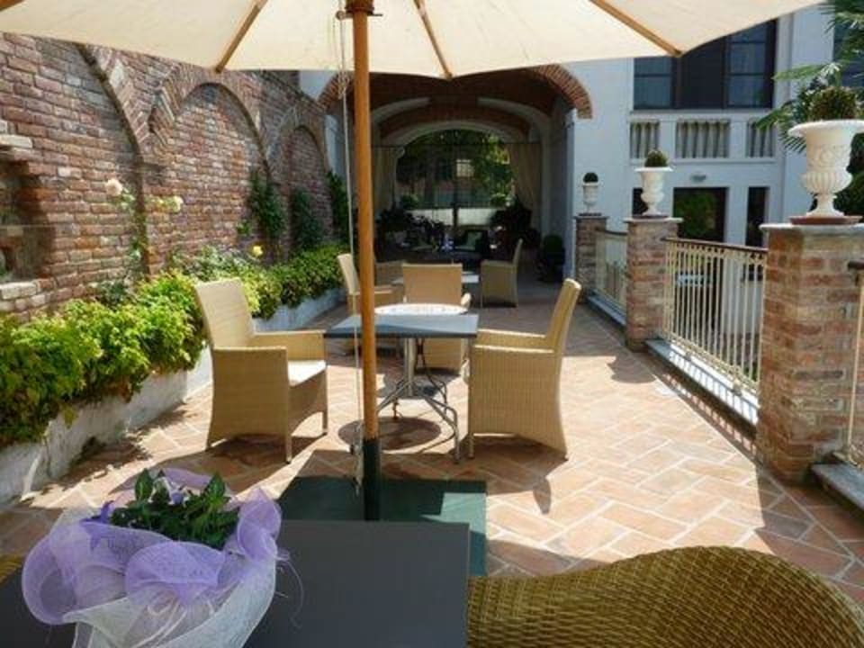 Terrasse Richtung Haupthaus Casa dei Fiori B&B