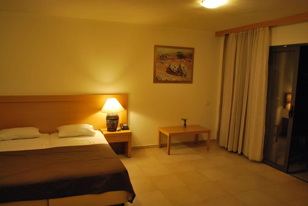 Obrazek w zasadzie pasował do wnętrza. Ariadne Beach Hotel