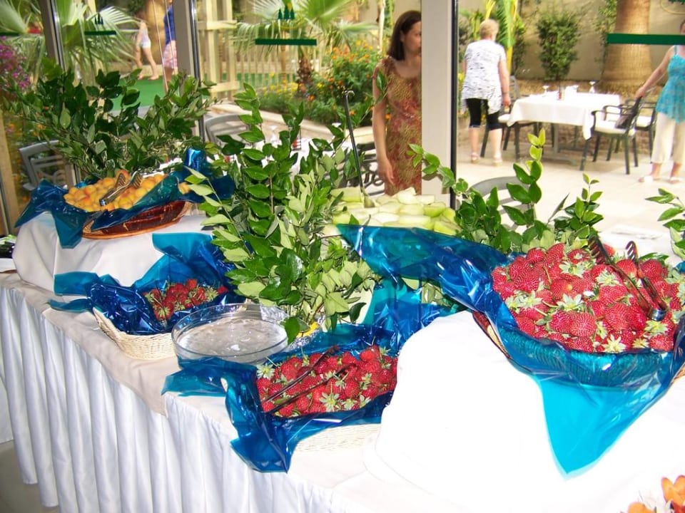 Büffet am Abend Can Garden Resort