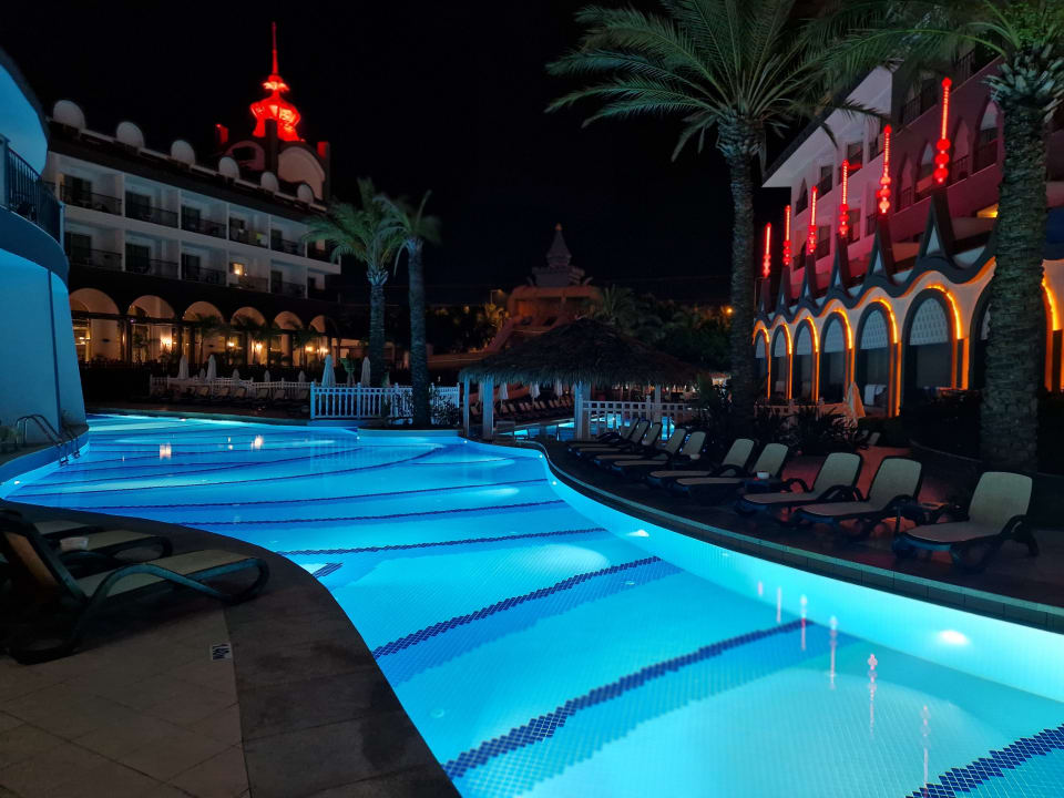 Pool Well Palace Side