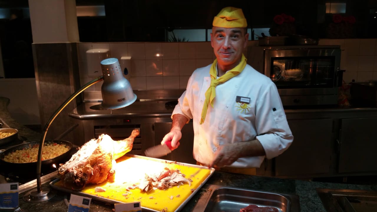 Chefkoch bei der Arbeit allsun App.-Hotel Esquinzo Beach