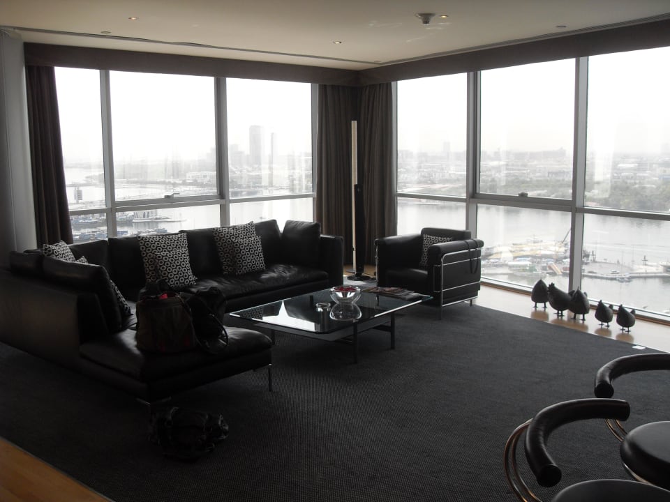 Blick auf die Wohnzimmerecke Golden Sands Hotel Creek