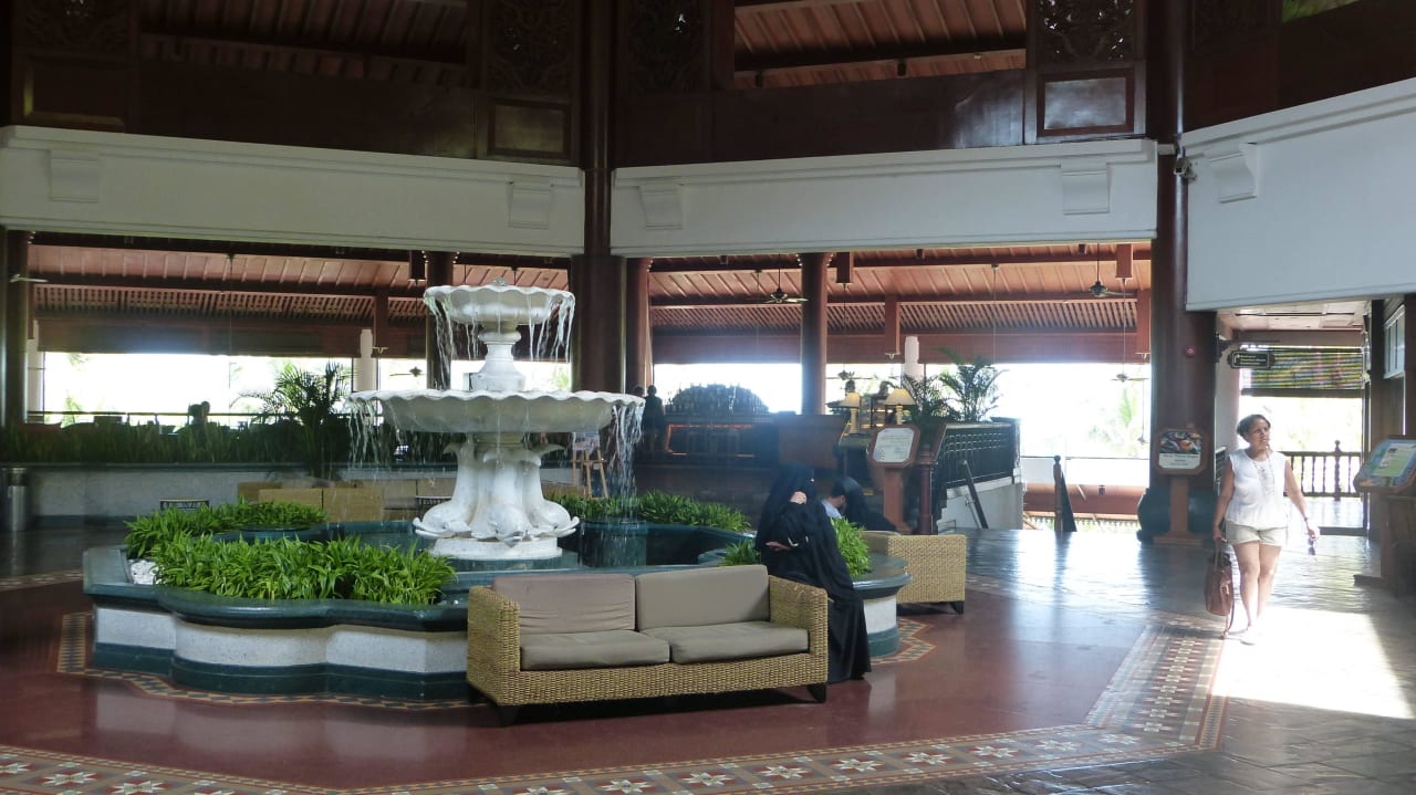 Lobby mit Springbrunnen Berjaya Langkawi Resort