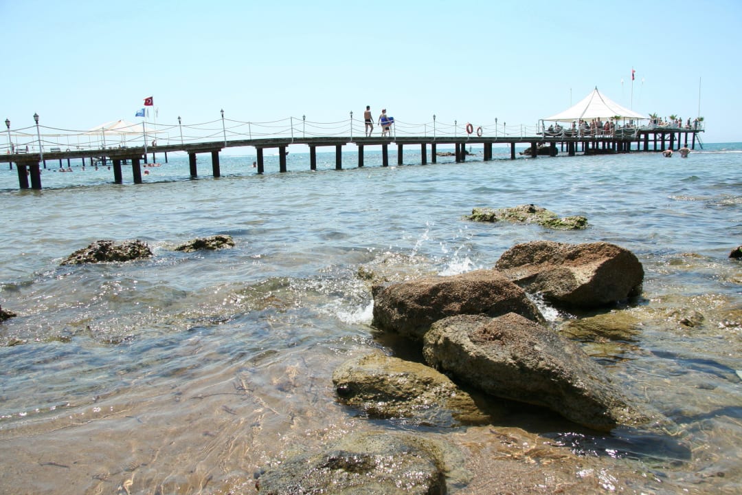 Steg und Plattform im Meer Hotel Turan Prince