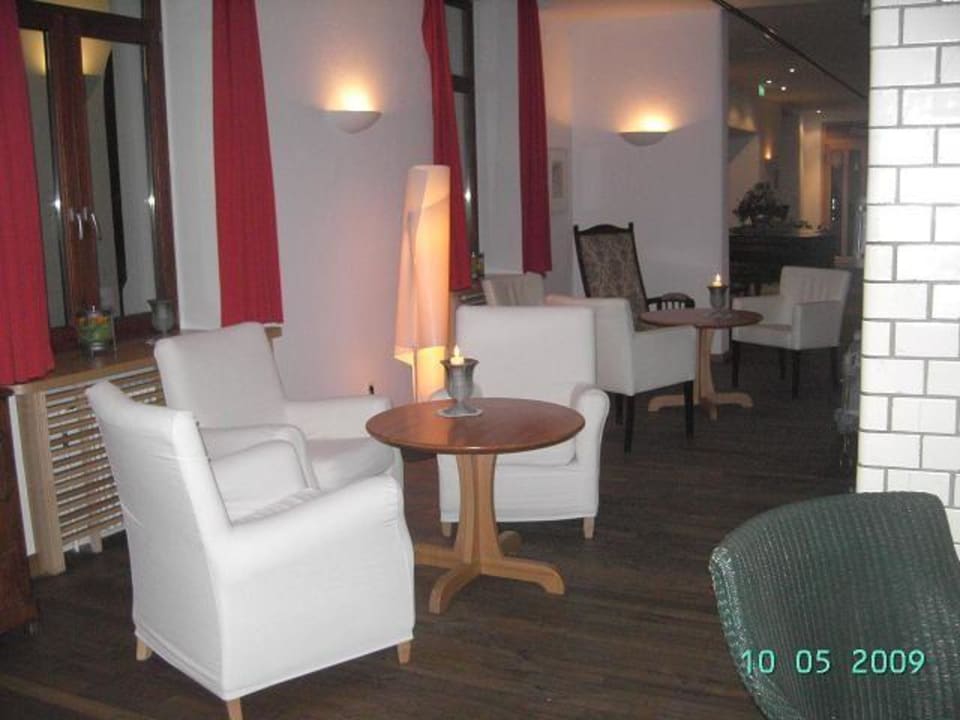 Gemütliche Sitzecke in der Lobby Dorint Parkhotel Jordanbad