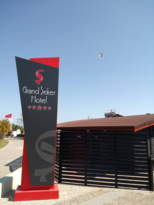 Strand Grand Seker Hotel