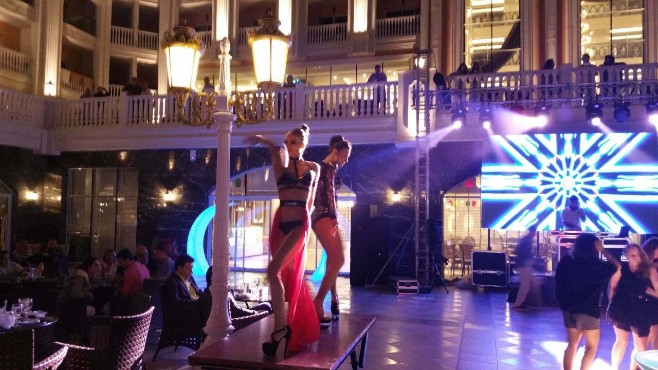 Poolparty Litore Resort & Spa