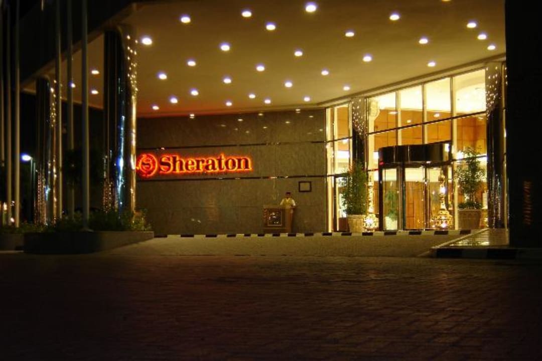 Hoteleingang Sheraton Jumeirah Beach Resort