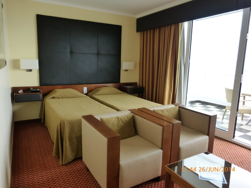 Sehr geräumiges Zimmer Hotel Orca Praia