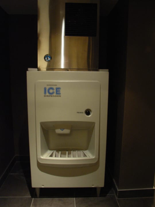 Eismaschine auf dem Flur Hotel Hilton Toronto