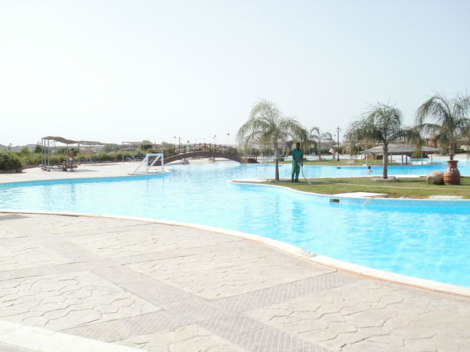 100 meter Pool, aber wer nutzt ihn? Malikia Resort Abu Dabbab