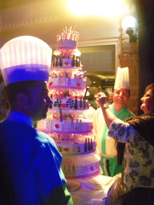 0 Uhr Silvester Torte Seaden Corolla Hotel