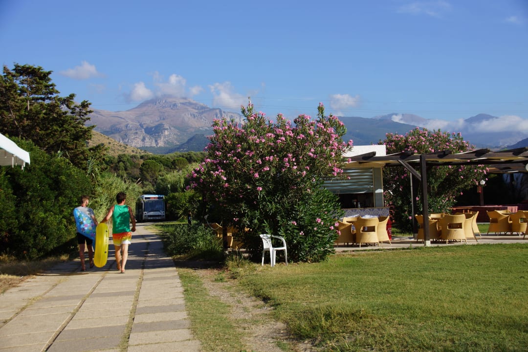 Kleiner Kiosk am Strand - Hotelshuttle wartet scho Hotel Costa Verde