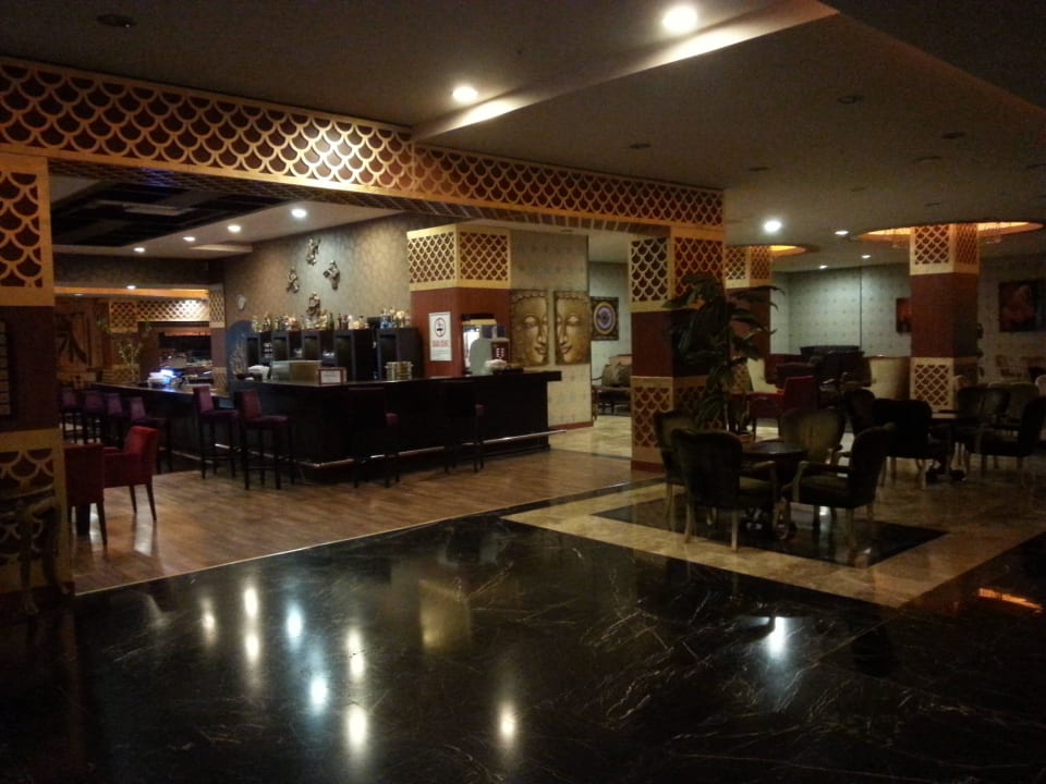 Bar im Untergeschoß Siam Elegance Hotels & Spa