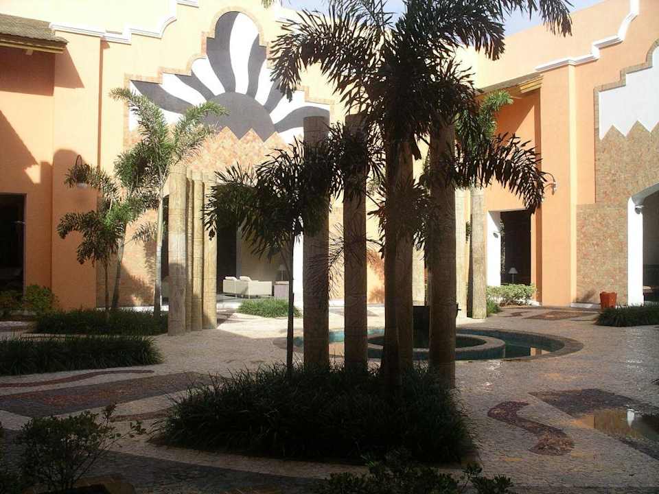 Innenhof Iberostar Waves Bahia