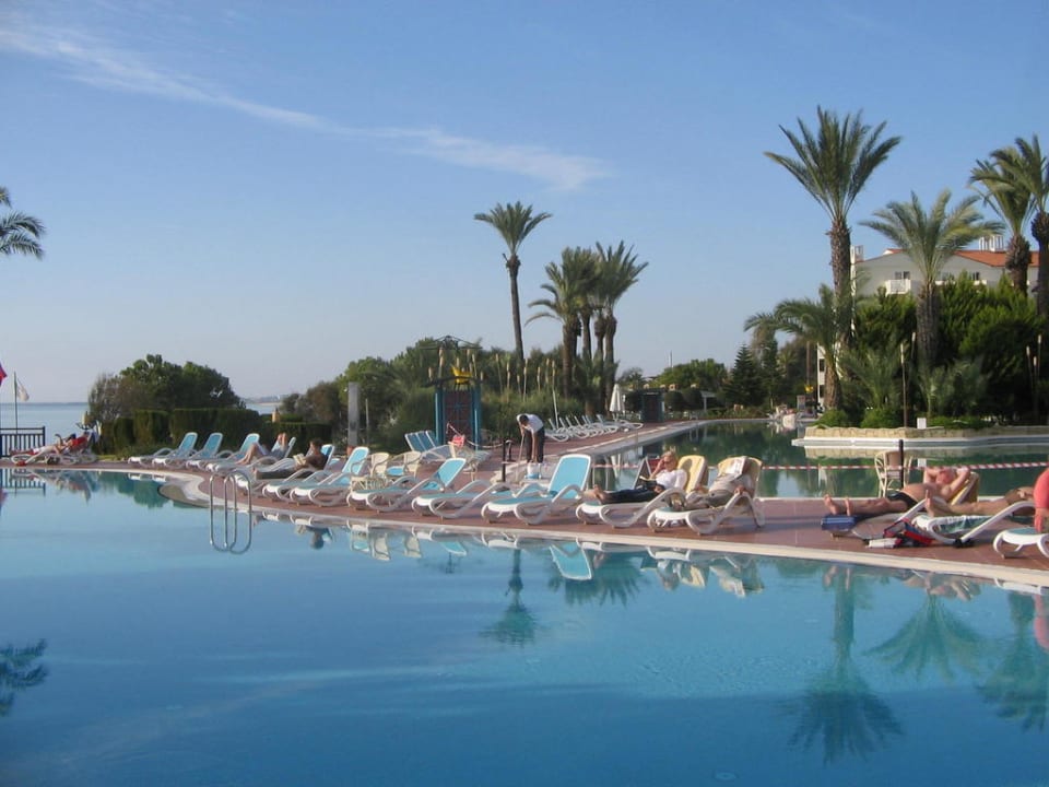 Am Pool bei 20°C PALOMA Perissia