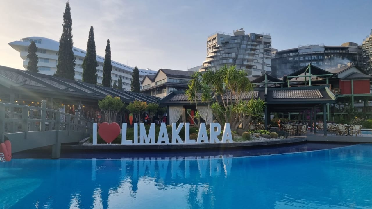 Pool Limak Lara Deluxe Hotel & Resort