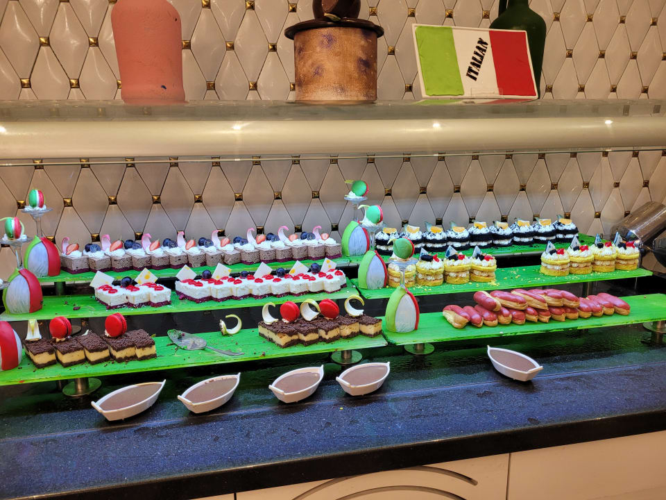 Gastro Azura Deluxe Resort & Spa Hotel