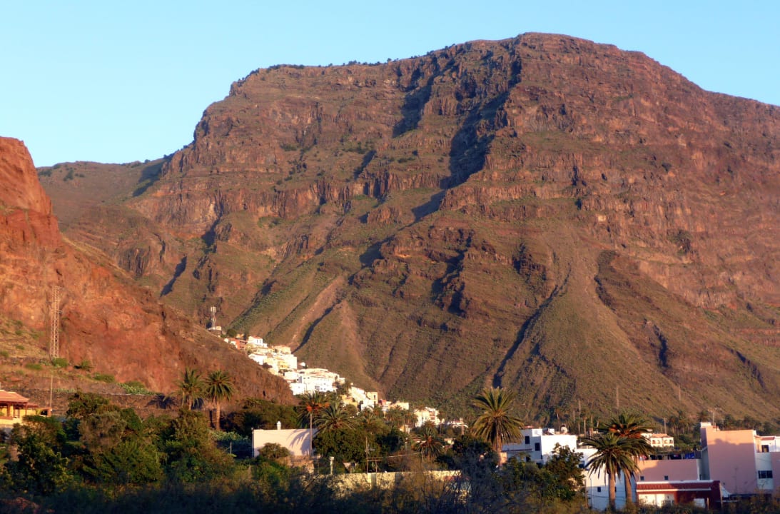 Blick von der Dachterrasse nach La Calera Hotel Jardin Tropical