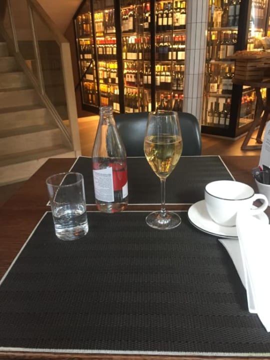 Śniadanie NH Collection Madrid Suecia