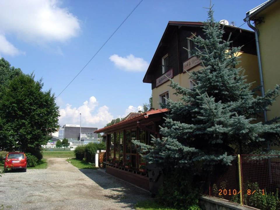 Front von Straße Apartments Pension Aqualand