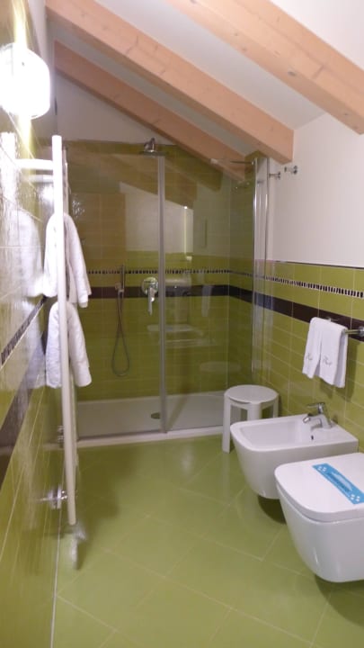 Bad, Zimmer 302 Viridis Hotel