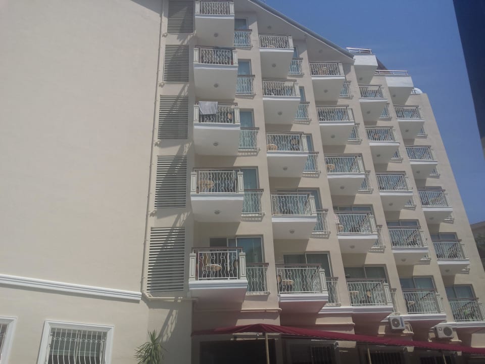 Blick vom pool auf block b Riviera Hotel & Spa