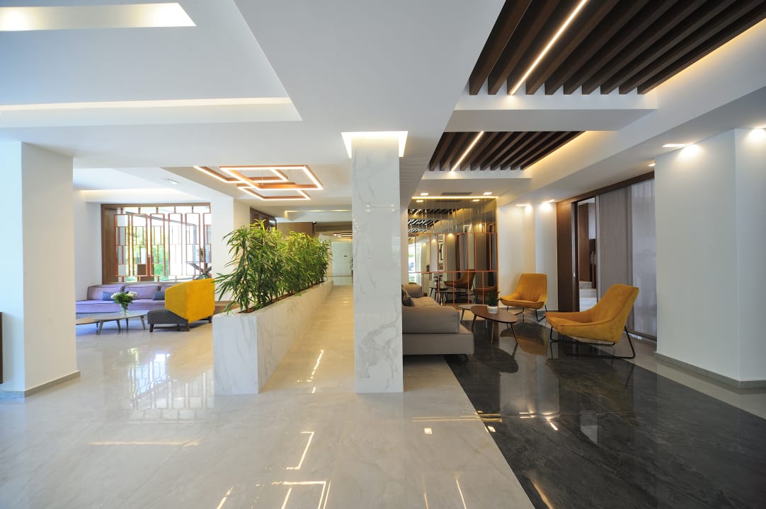Lobby Atrium Ambiance Hotel